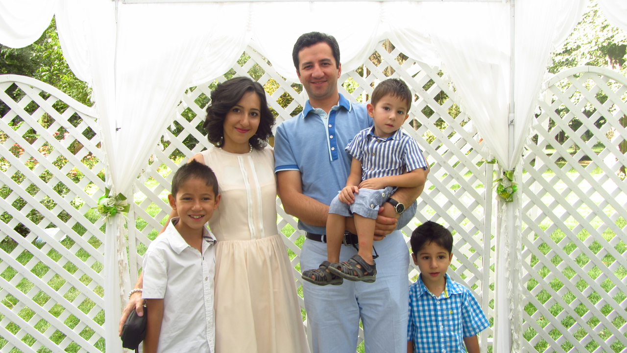 Junaid+Jamshed+with+His+Family Jamshed Rahmonberdiev ’95 European Bank for Reconstruction and ...
